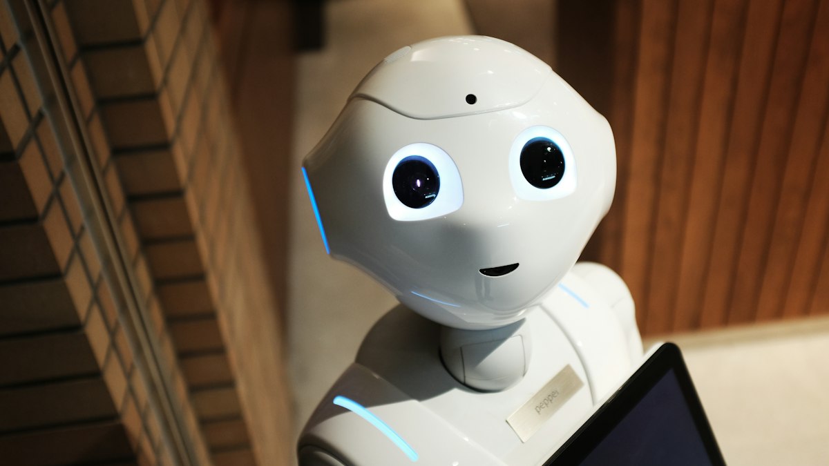 Logistics Technology Trends: AI, Automation and Visibility in 2026